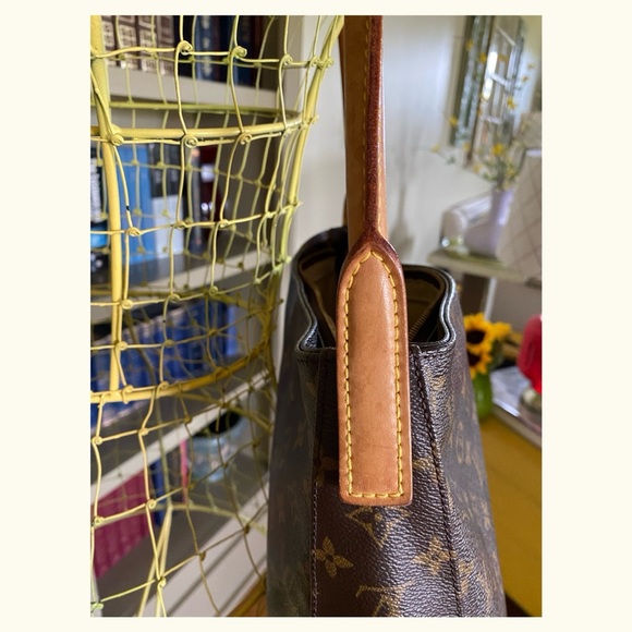 Louis Vuitton Looping GM - Picture 9 of 12